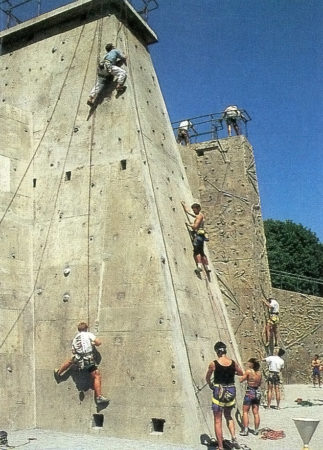 Foto aus "Sicherheit und Risiko in Fels und Eis" von Pit Schubert, 1995 3. Auflage, S. 7